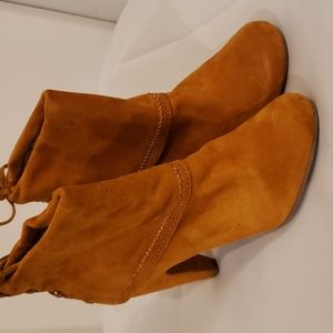 NWT Tan back lacing suede ankle boots